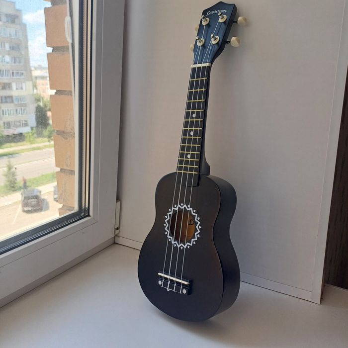 Продам новую укулеле сопрано