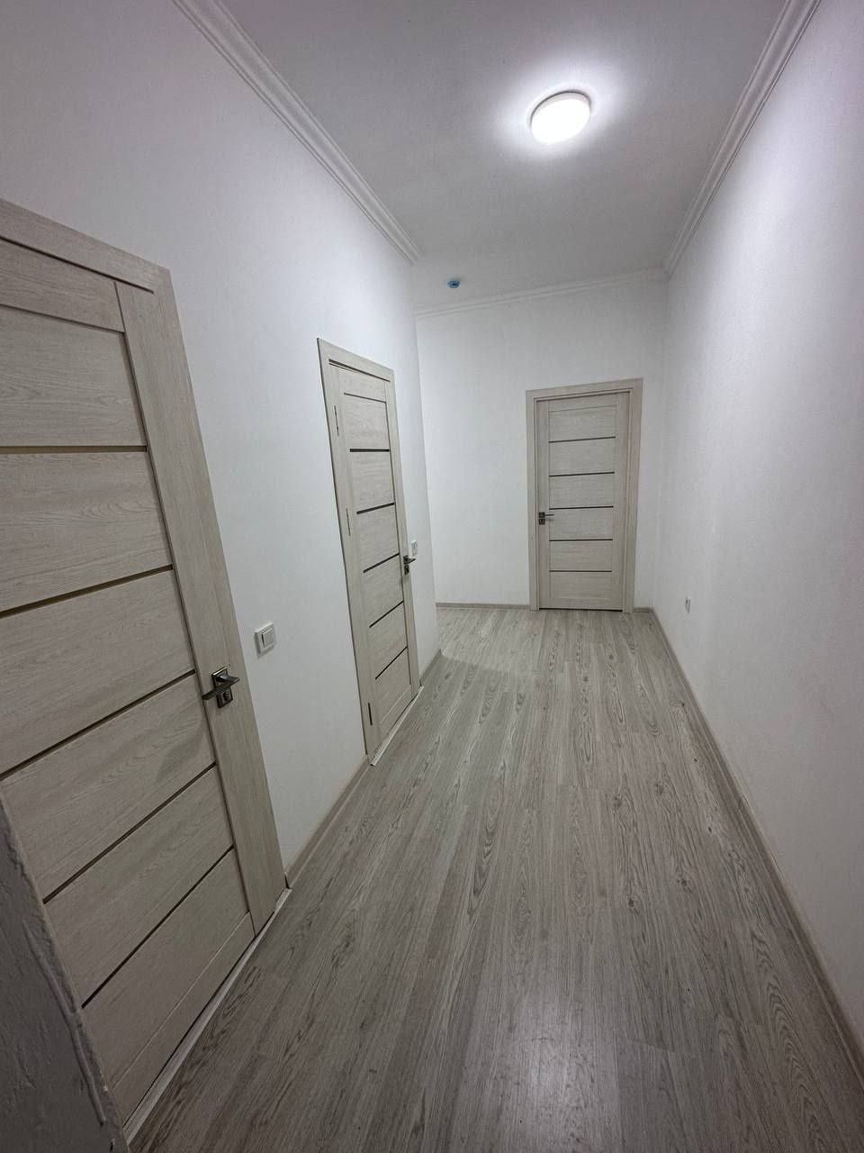 Yashnobod Olmos maxalla 3 xona 8 etaj 68kv