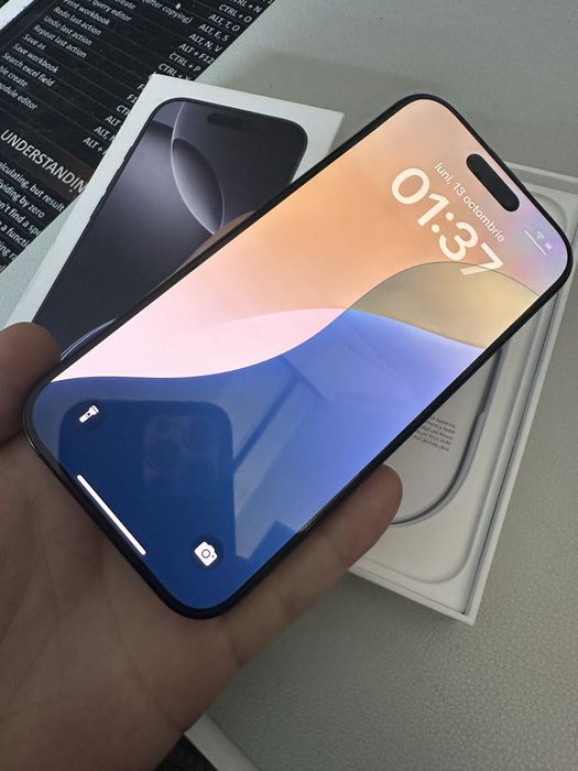 iPhone 16 Pro 128GB, impecabil, full box, garanție până în 2026