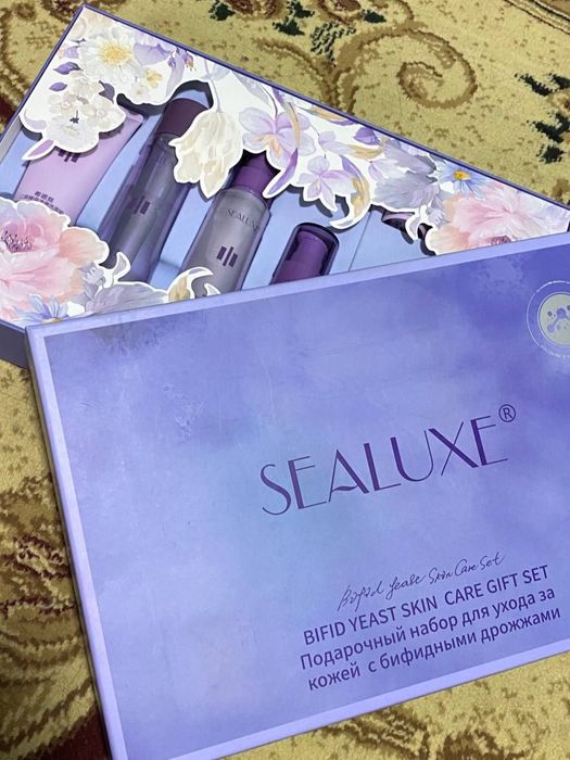 Sealuxe cosmetics