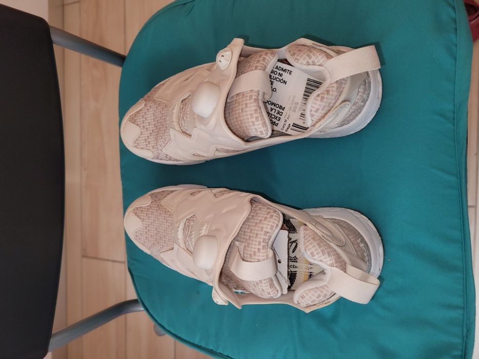 Adidasi Reebok marime 37.5