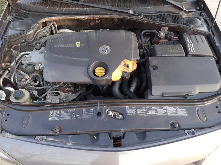 Vând pentru reparat sau dezmembrat