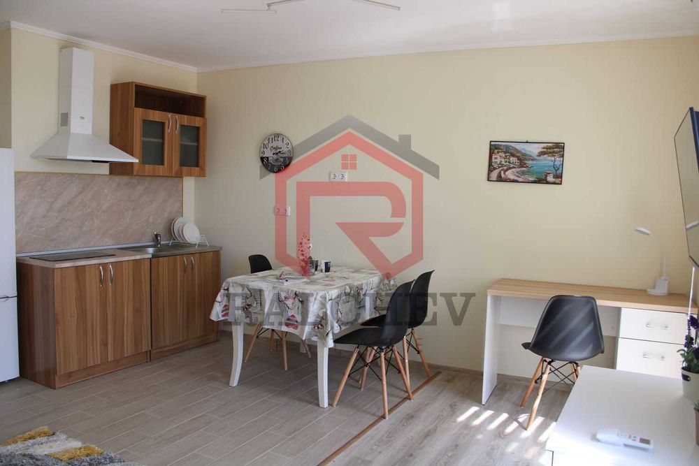 Двустаен апартамент под наем / Колхозен пазар