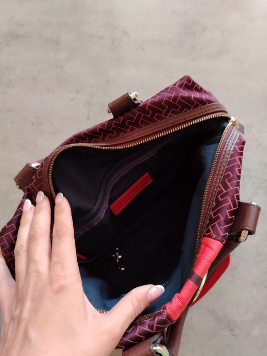 Кожена чанта Tommy Hilfiger