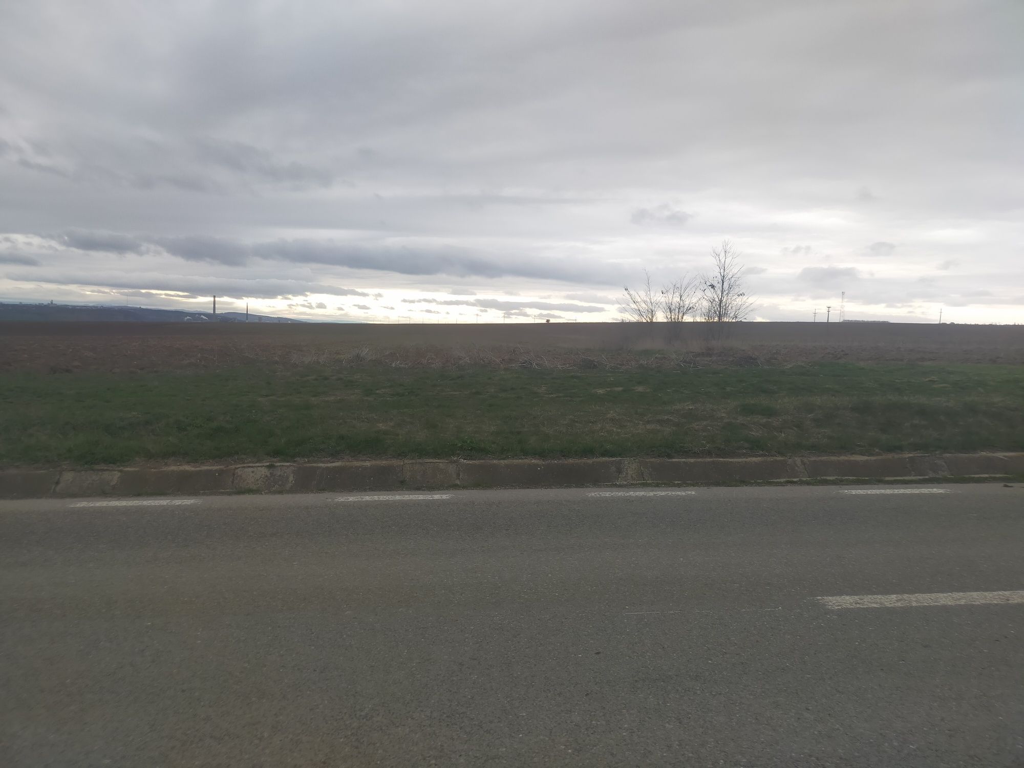 Vand teren in Salcea intravilan si extravilan de 5000 mp