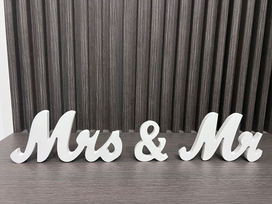 Litere volumetrice din lemn nunta Mrs & Mr