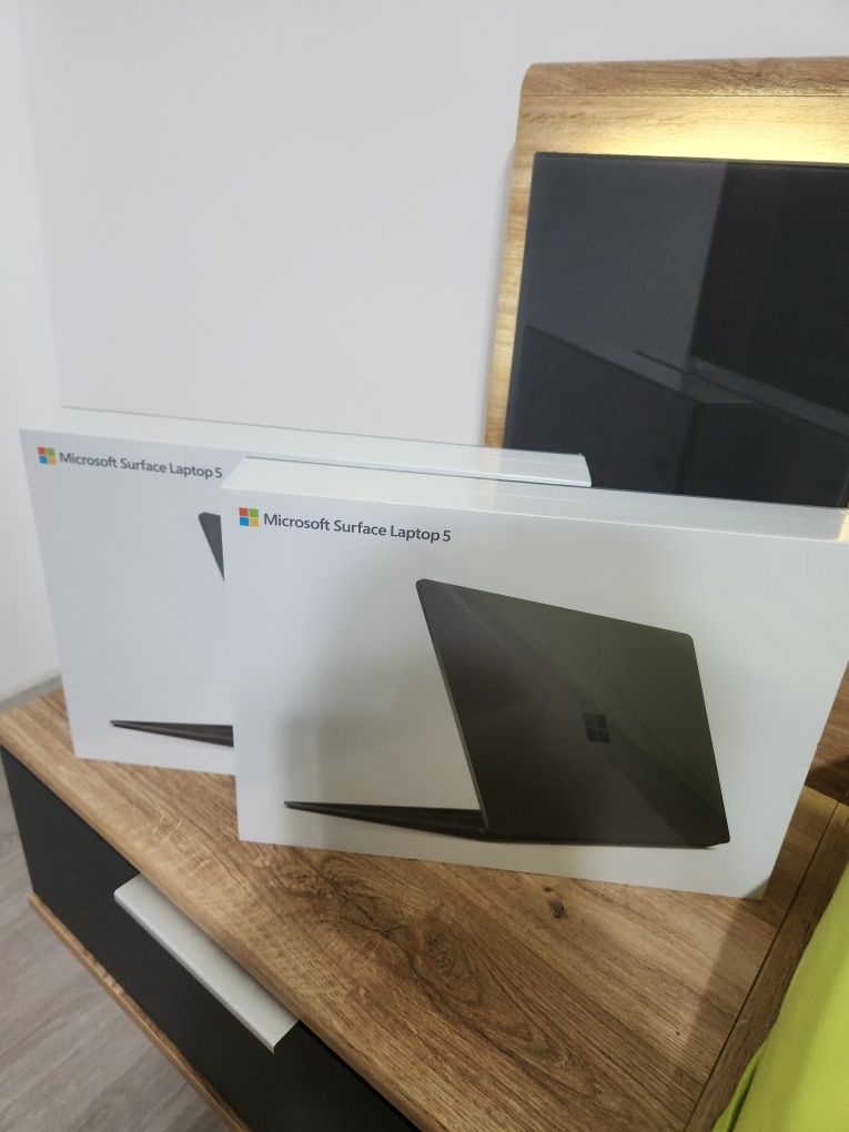 Microsoft Surface Laptop 5 sigilate