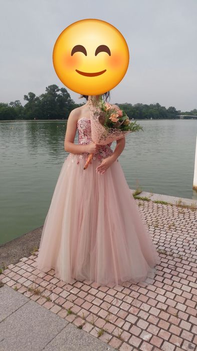 Бална рокля с цветя