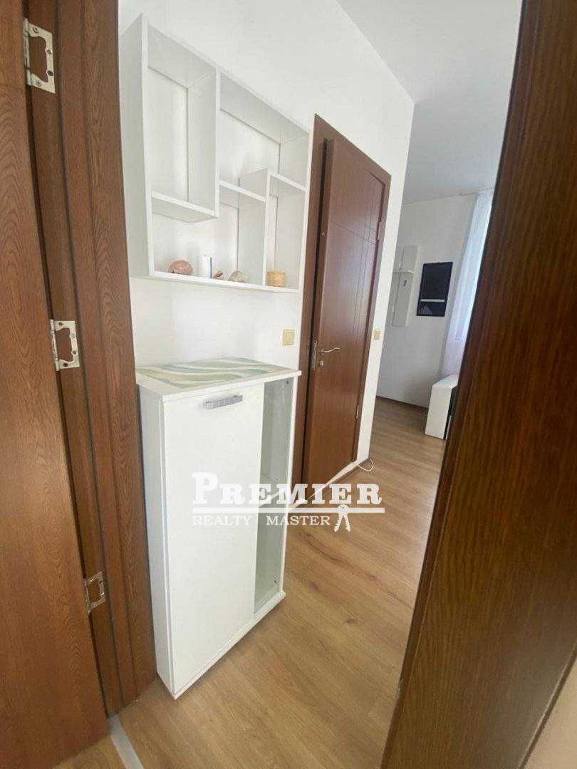 Продава се двустаен апартамент в комплекс в Слънчев бряг