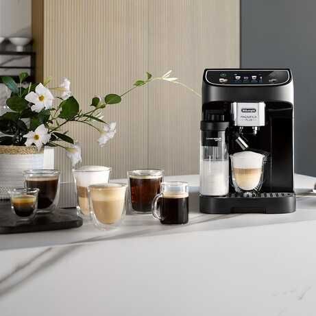 Кофемашина-кофеварка Delonghi ECAM италия доставка 24/7