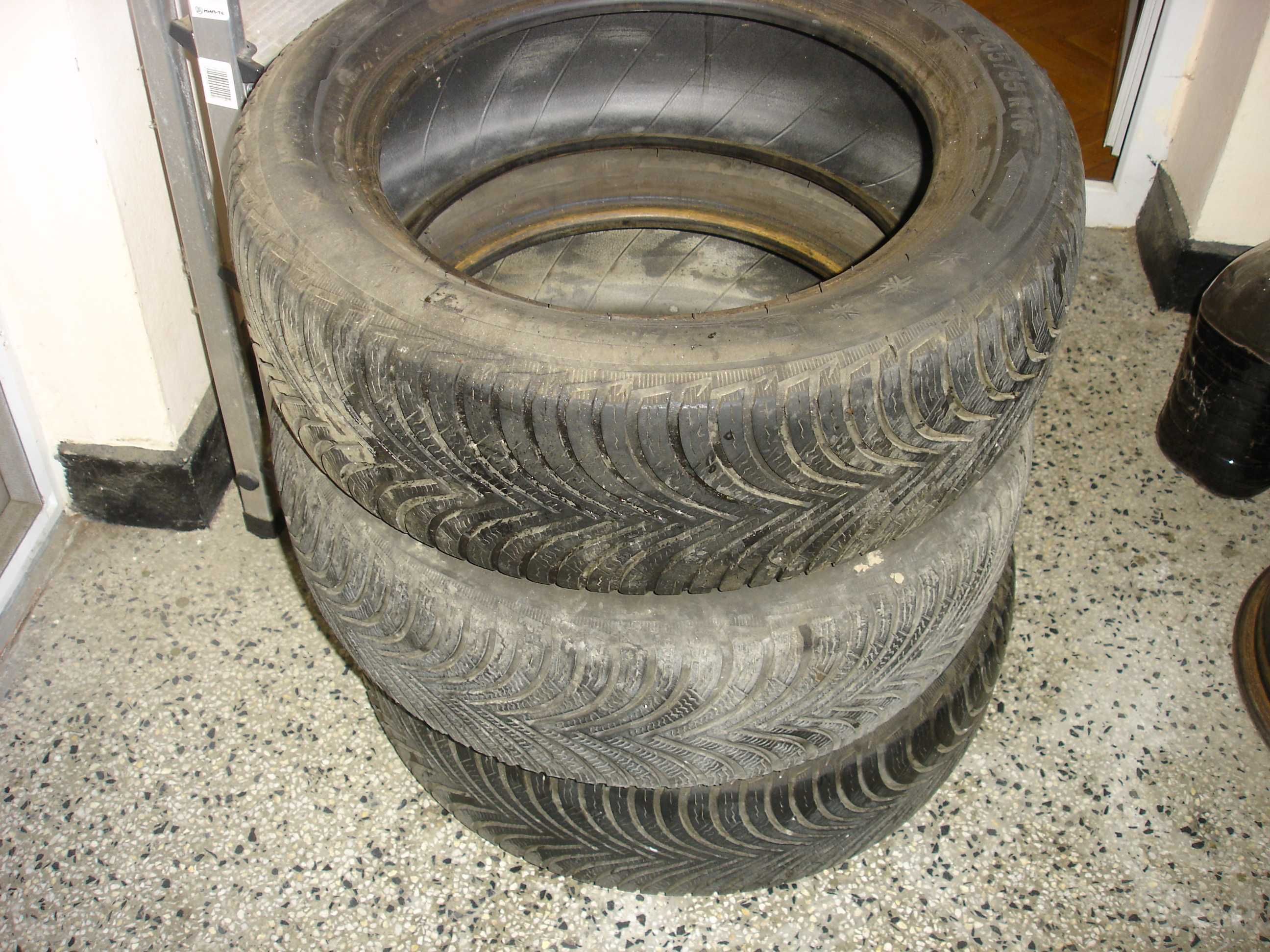 Запазени с грайфер зимни гуми Michilin 205/55R16 -4 броя