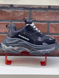 Balenciaga universali