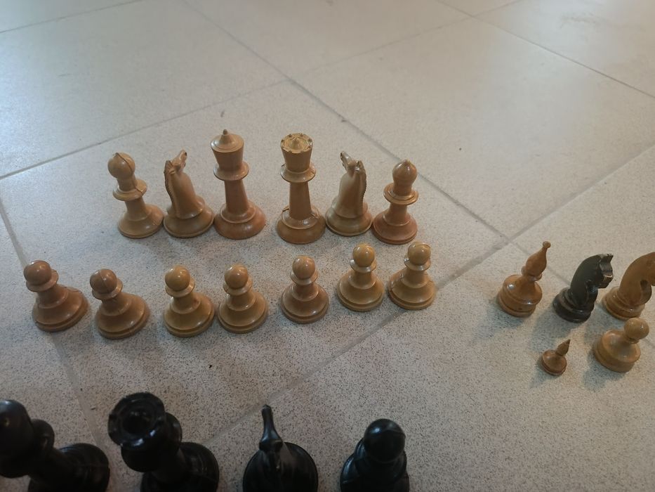 Фигури за шах , един комплект