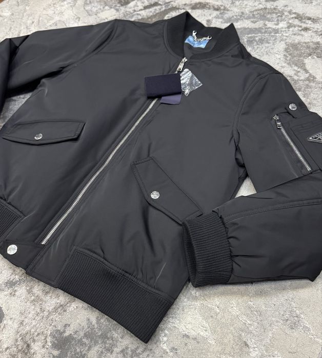 Зимен бомбер Prada