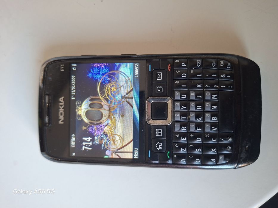 Vand telefon nokia E71