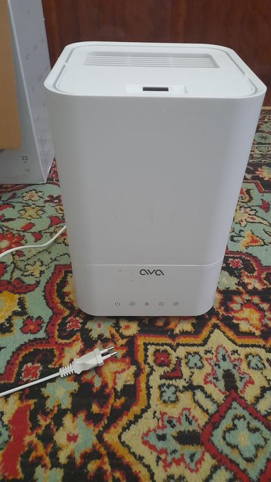 Продам увлажнитель воздуха AVA AAH-500 H930