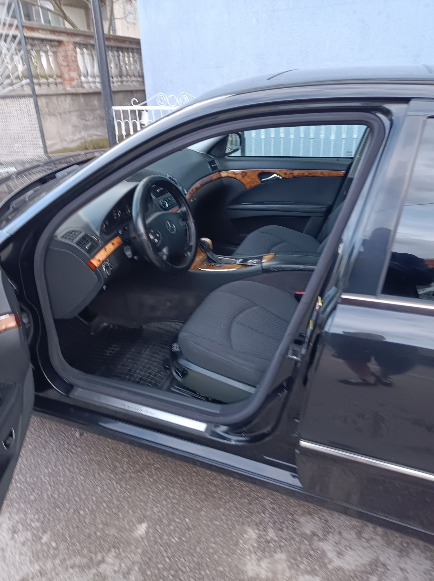 Мерцедес Е220 CDI