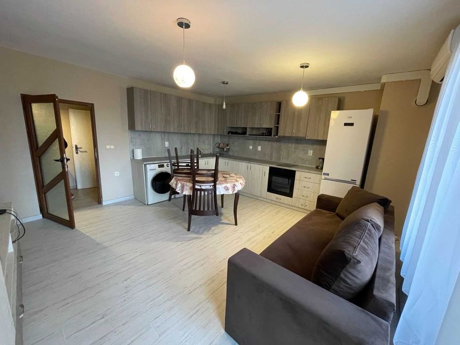 Продава се Двустаен апартамент в Варна, Левски - 65 кв.м за 6 €/кв.м - Снимка #4