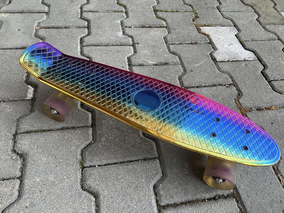 Skateboard cu lumini pentru copii