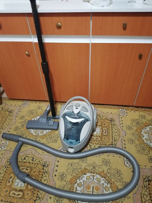 REDUCERE :  Aspirator Zelmer (1800W)