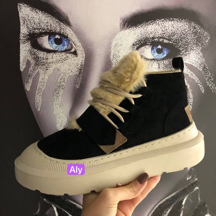 Ugg uri dama imblanite