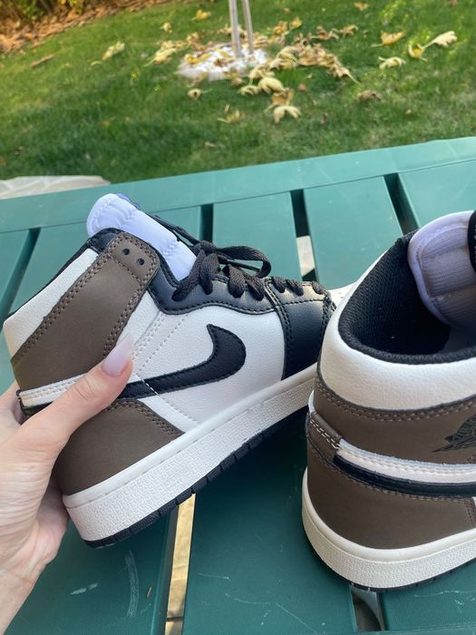 Adidași Jordan 1 Retro High Dark Moka