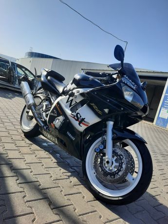 Moto Yamaha yzf R6