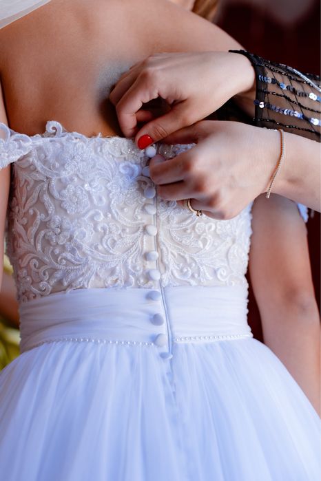 Rochie de mireasa eleganta, tip printesa, cu dantela fina