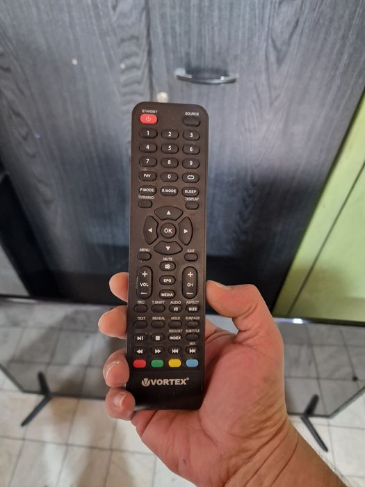 Vand televizor Vortex 122 cm display crapat