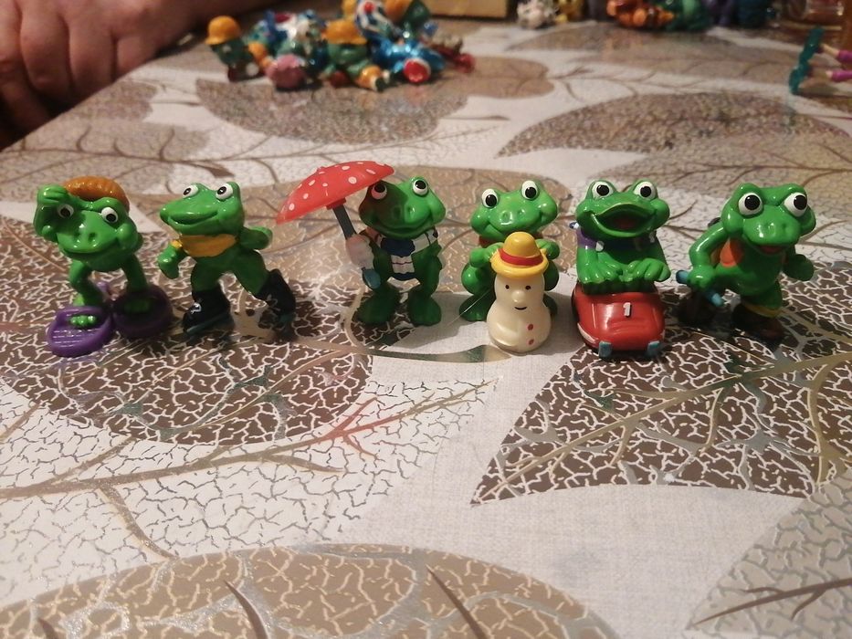 Коллекционные игрушки   „Киндер сюрприз” под названием „Crazy Frogs” 1