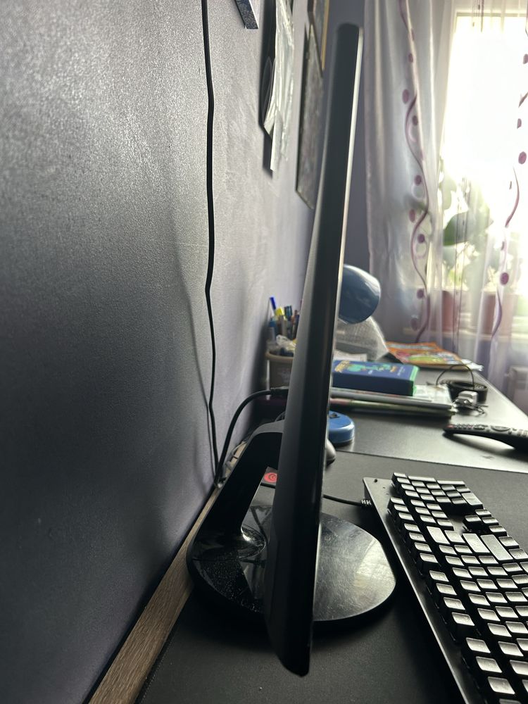 PC Gaming + tastatura + monitor + mousepad (se vand si separat)