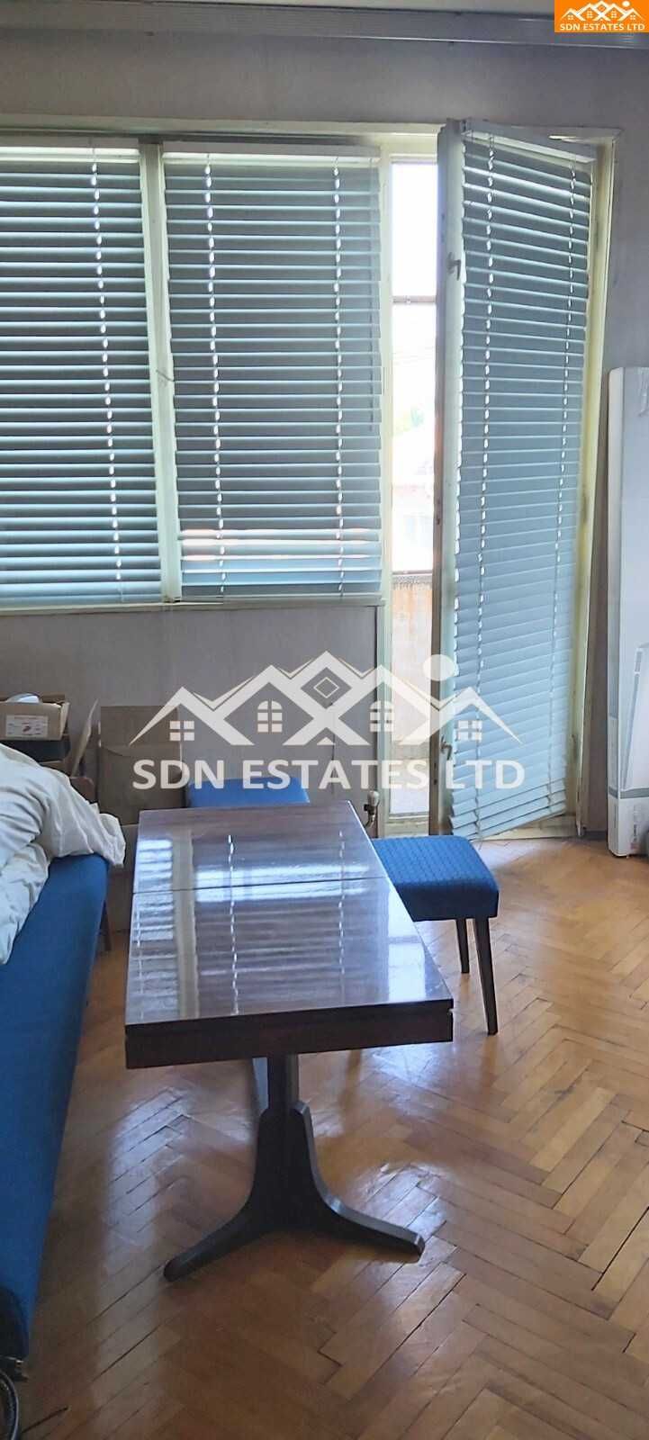 Продава апартамент с две спални в ж.к. Изток бл. 28