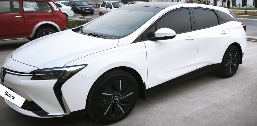 Продам свой автомобиль Buick Velite 6