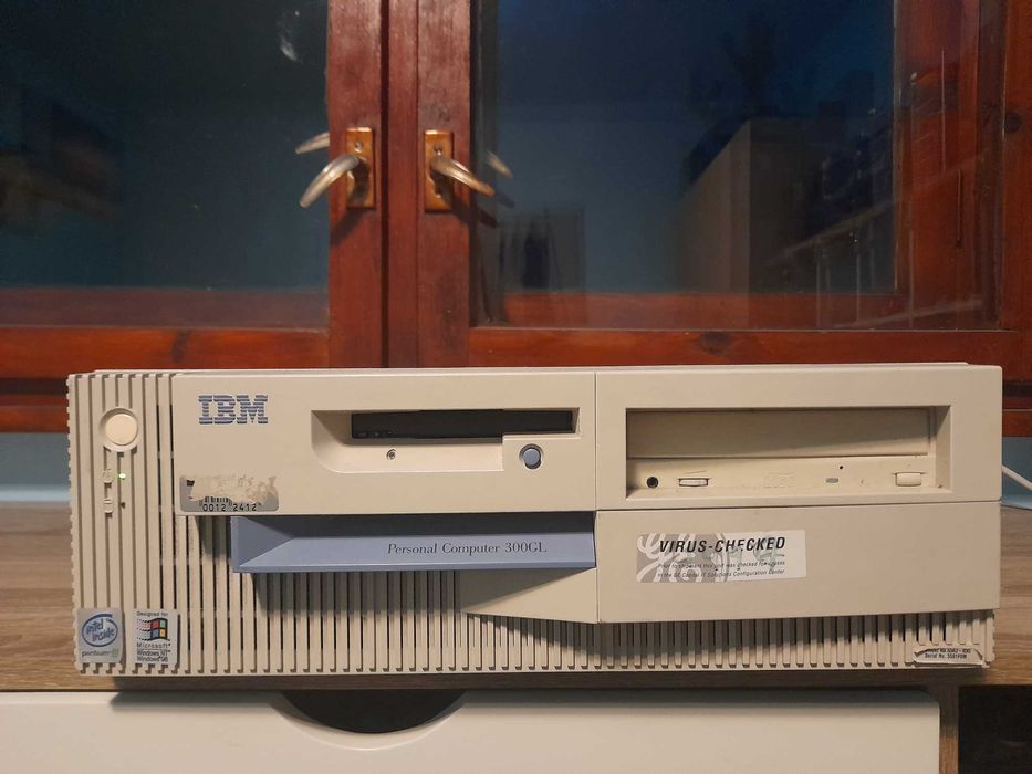 Компютър IBM PC 300GL