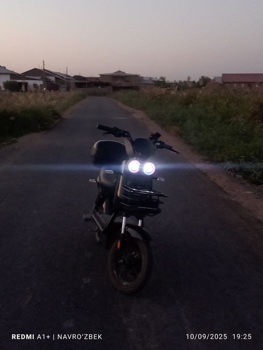 Sukuter VELOMAX. Narxini kelishamiz