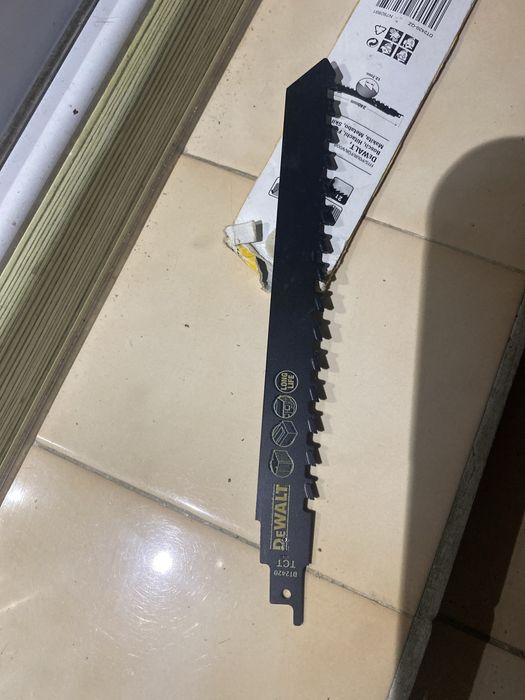 Карбиден нож за саблен трион DeWALT DT2420-QZ 240 мм