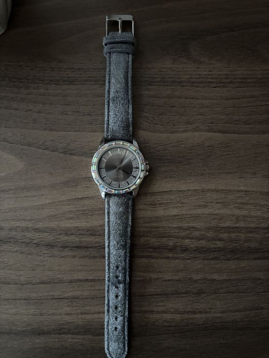 Часовник Avon