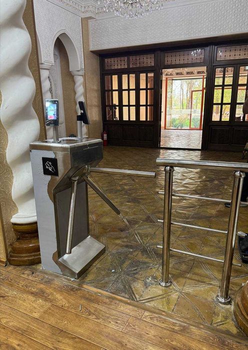 Турникет трипод для школ и университетов