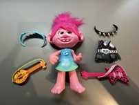 Papusa multicolora cu sunet Trolls Poppy