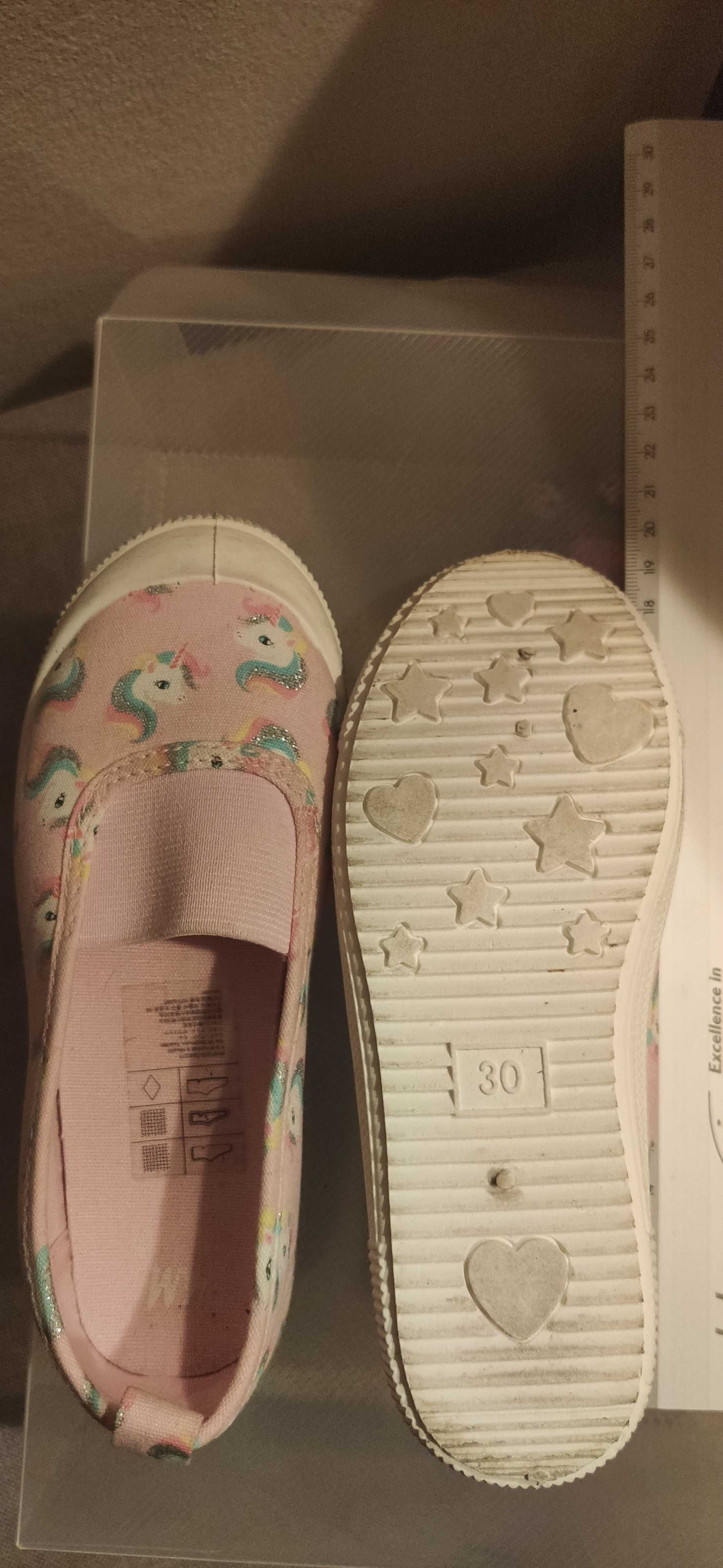 Обувки номер 30 за момиче