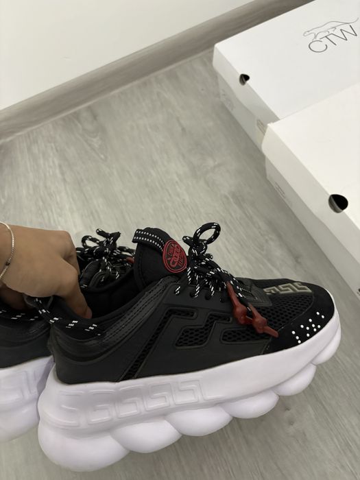 versace chain reaction