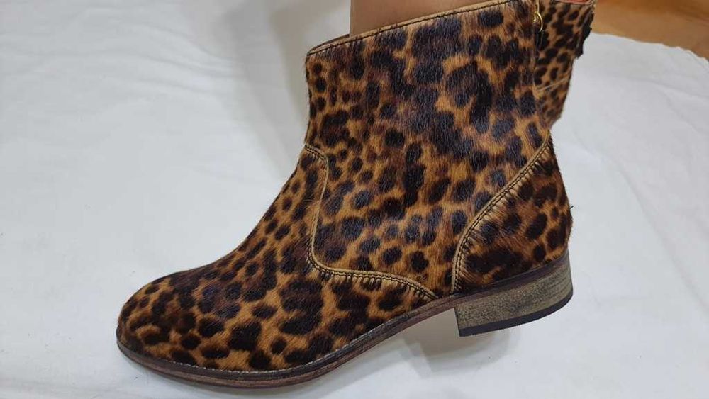 Ghete trendy full piele de la BODEN marimea 38-38,5