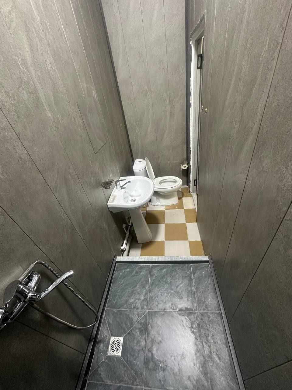 Hotel ORYOL Bez Zaks ,Faqat Pasport Bilan Qabul Qilamiz