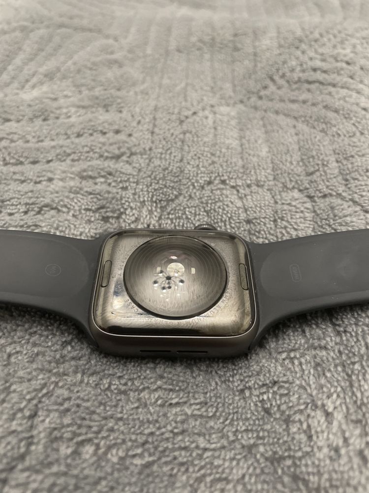 Apple Watch SE 2 поколение 44 мм