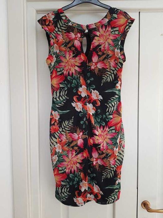 rochii scurte perfecte pentru vara, elegante sau casual, marime M