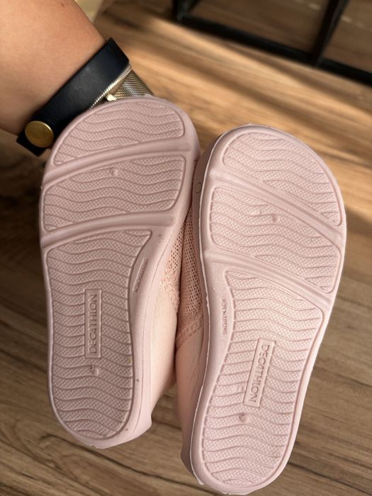 Детски пантофи 22ри номер ЧИСТО НОВИ