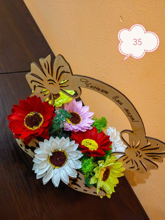 Цветни кошнички със сапунени цветя и скандинавски мъх