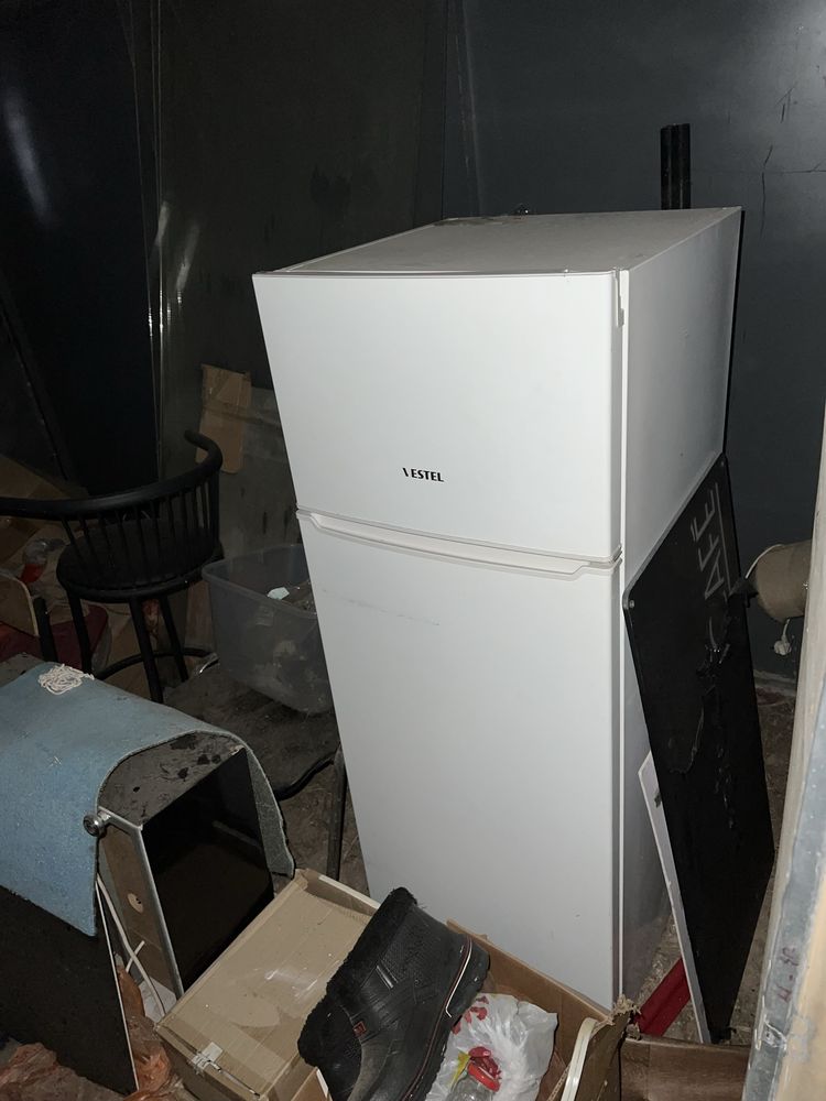 Холодильник 2 камерный в хорошем состоянии