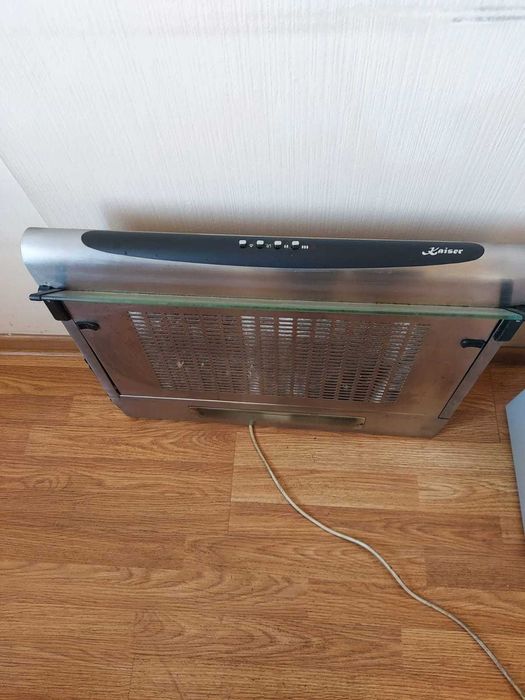 кухонная вытяжка, газовая поверхность с электро духовкой и тд