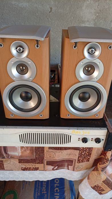 Vind boxe jvc 3 cai